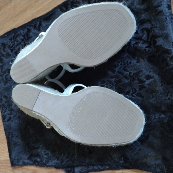 White wedges - Picture 4 of 4